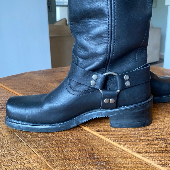 Harley Davidson leather riding boots. Minor scuffs on toe area. - Picture 2 of 10